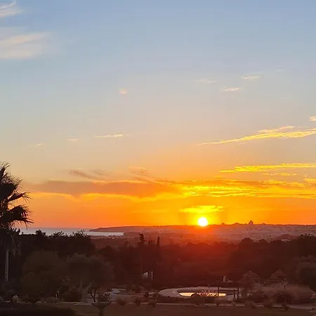Alojamento de Acomodação e Pequeno-almoço Monte Da Saudade *